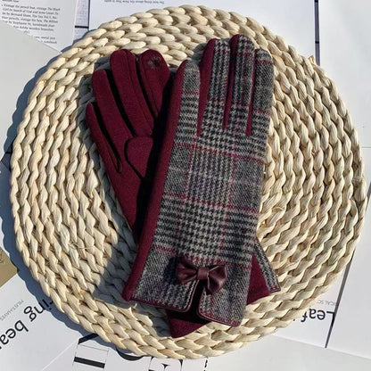 Warm Woolen Riding Gloves – Touch Screen & Contrast Colour