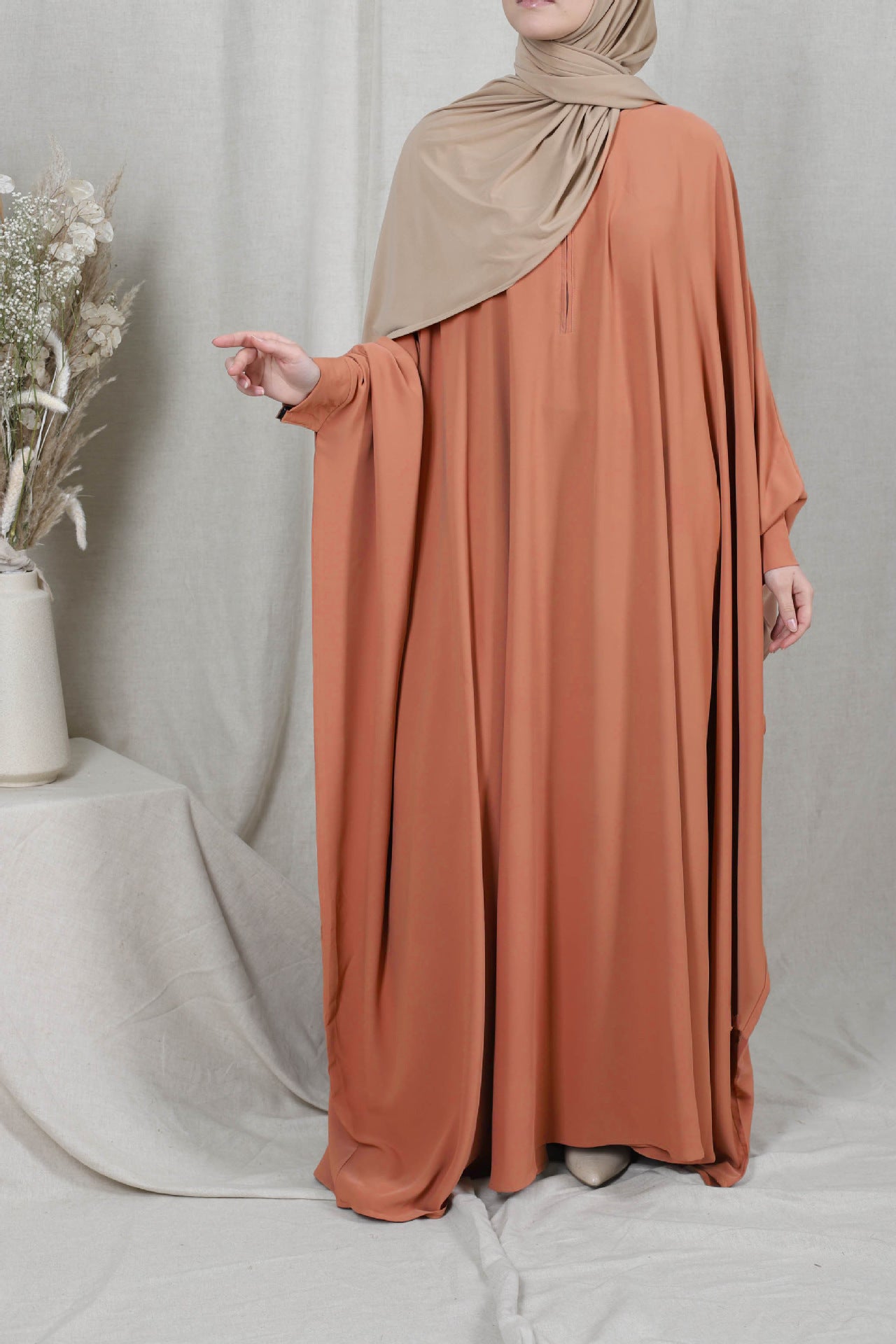 Elegant Hooded Jilbab-Style Gown – Full Cover & Grace