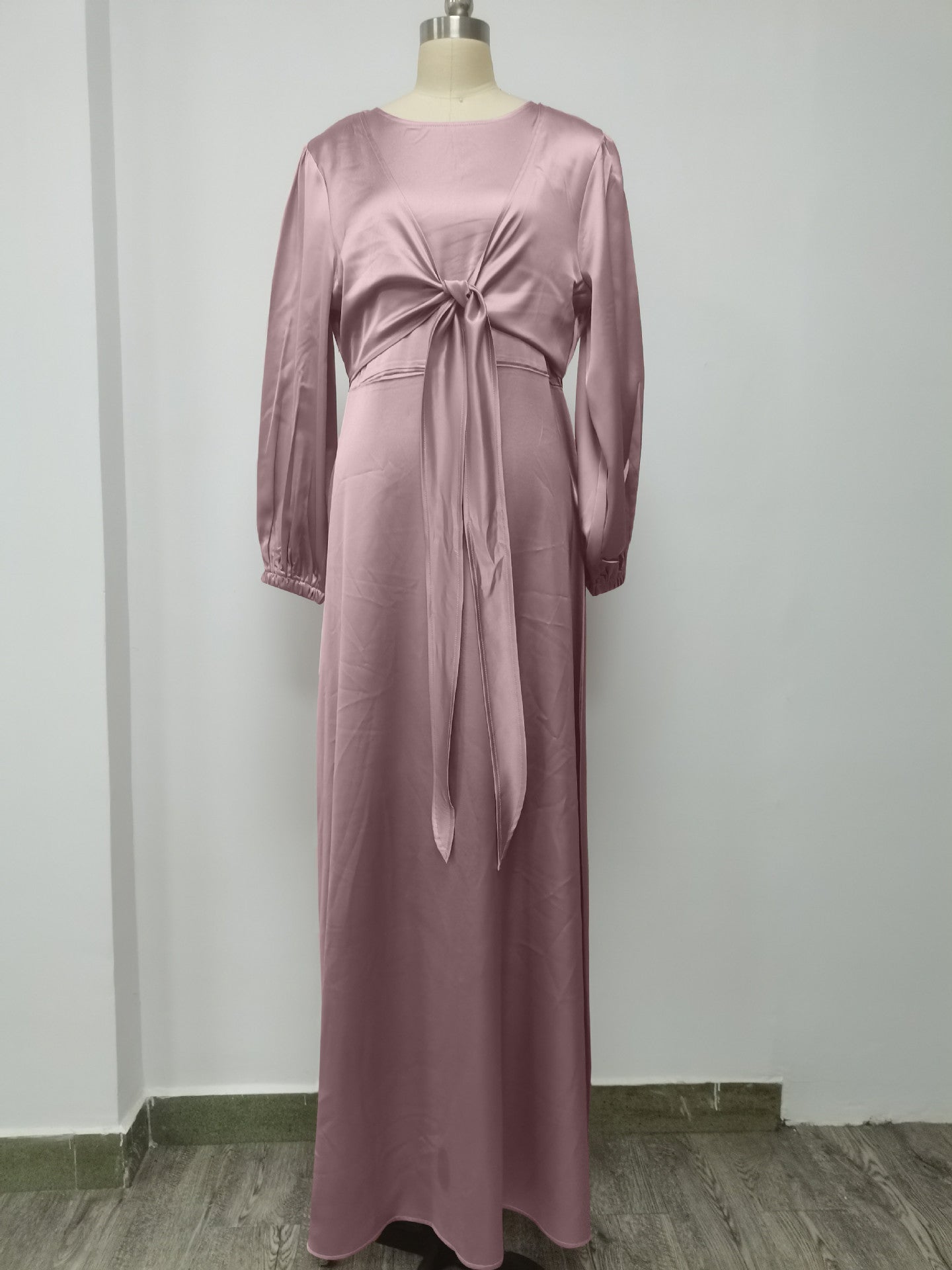Dubai-Style Satin Kaftan Abaya – Modest Glamour for Women