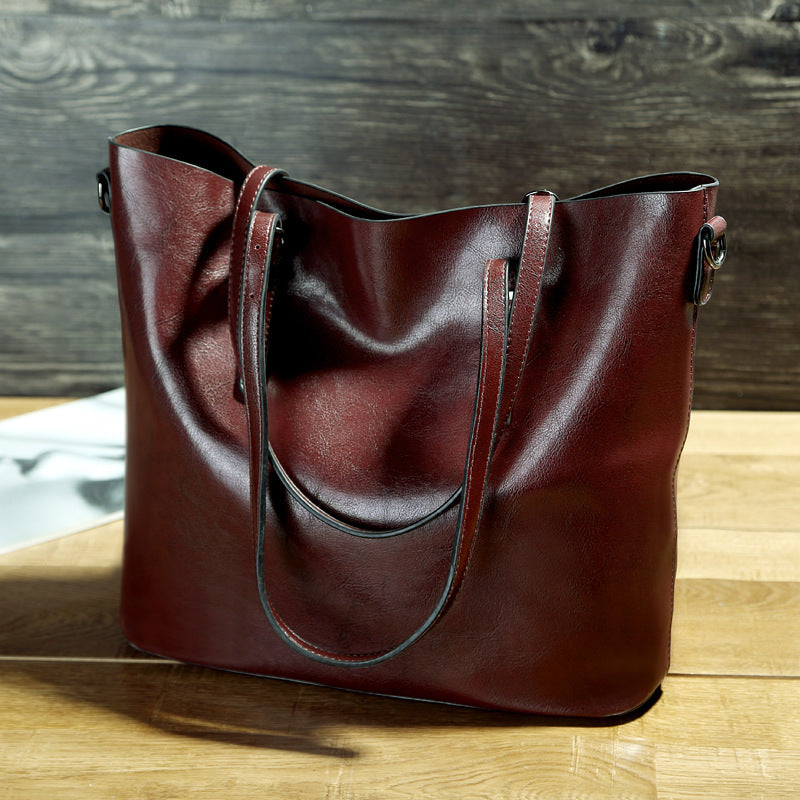 Oil-Wax Leather Messenger Tote — Spacious Style for Everyday Chic