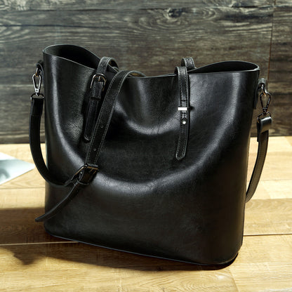 Oil-Wax Leather Messenger Tote — Spacious Style for Everyday Chic