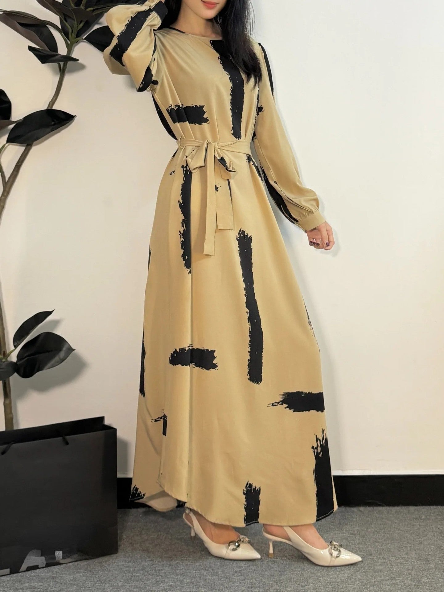 Muslim Elegant O-Neck Modest Dress – Graceful & Comfortable