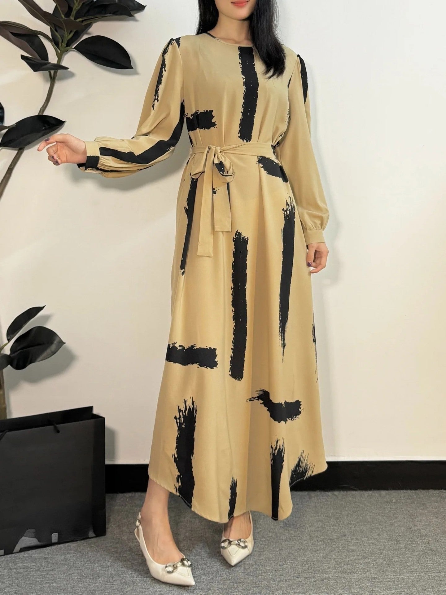 Muslim Elegant O-Neck Modest Dress – Graceful & Comfortable