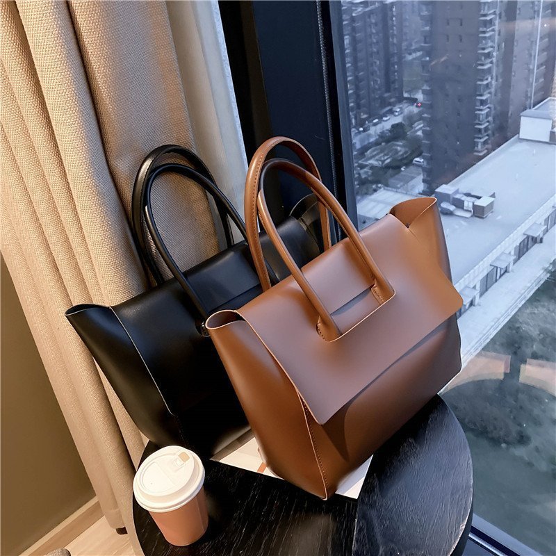 Retro Chic Large-Capacity Tote — Your Everyday Stylish Shoulder Bag