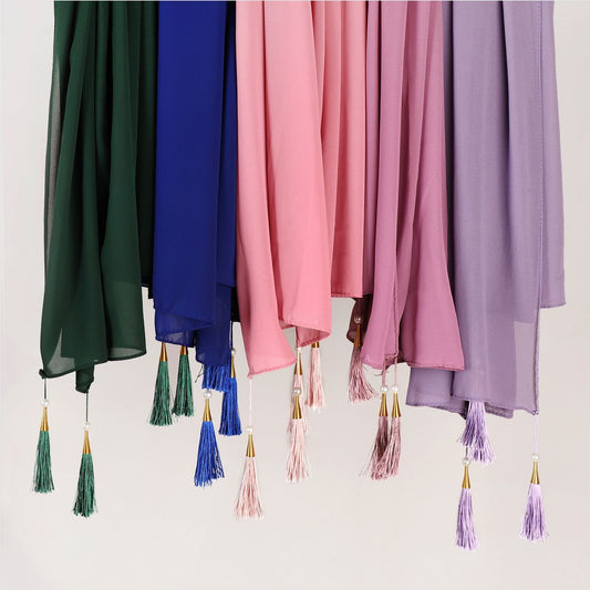 Soft Hijab Scarf with Four Tassel Corners – Everyday Chic