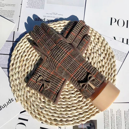 Warm Woolen Riding Gloves – Touch Screen & Contrast Colour