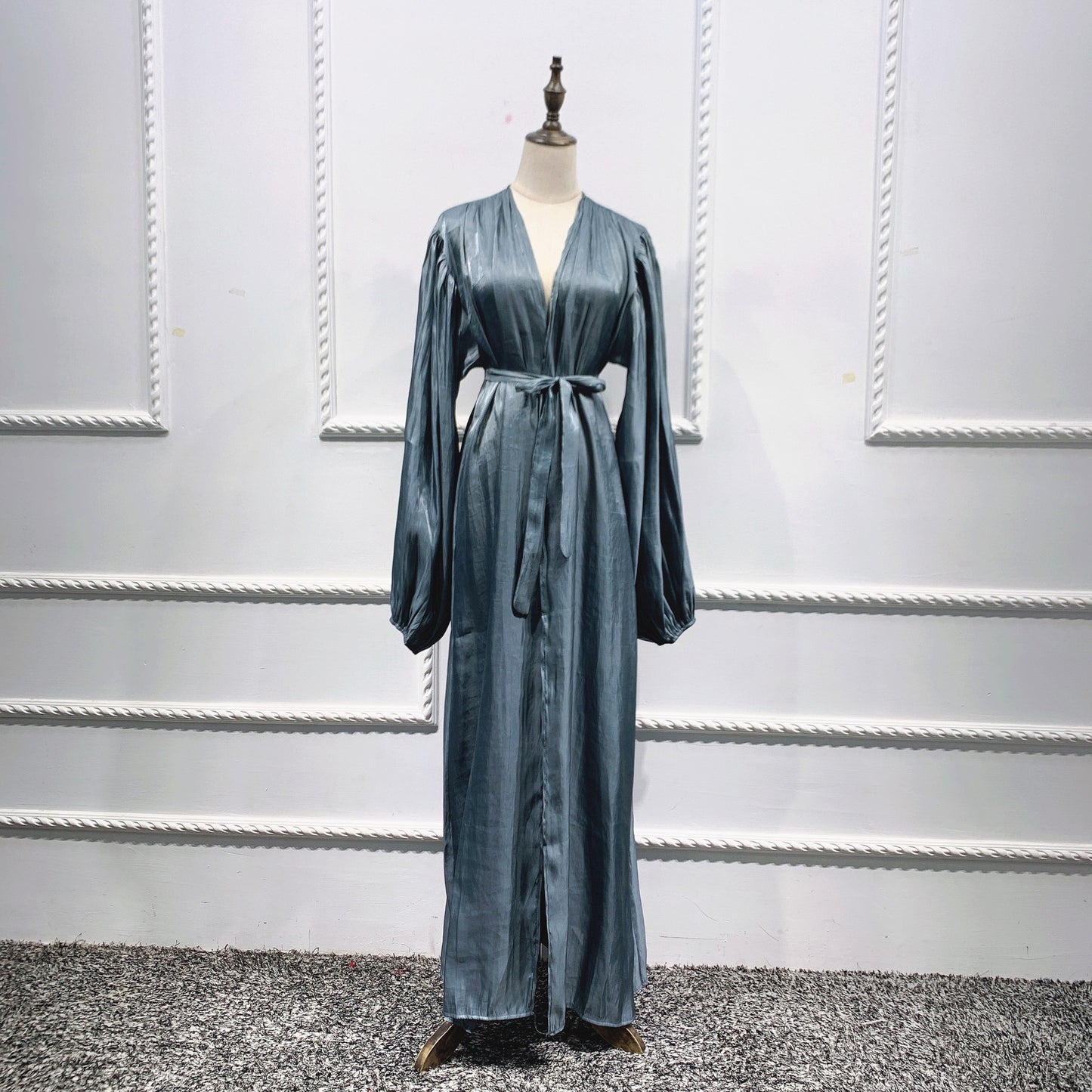 Puff-Sleeve Satin Abaya – Celebrate in Style