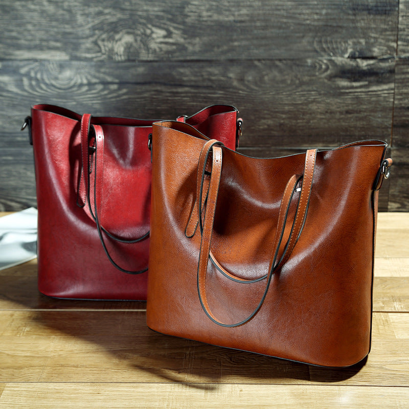 Oil-Wax Leather Messenger Tote — Spacious Style for Everyday Chic