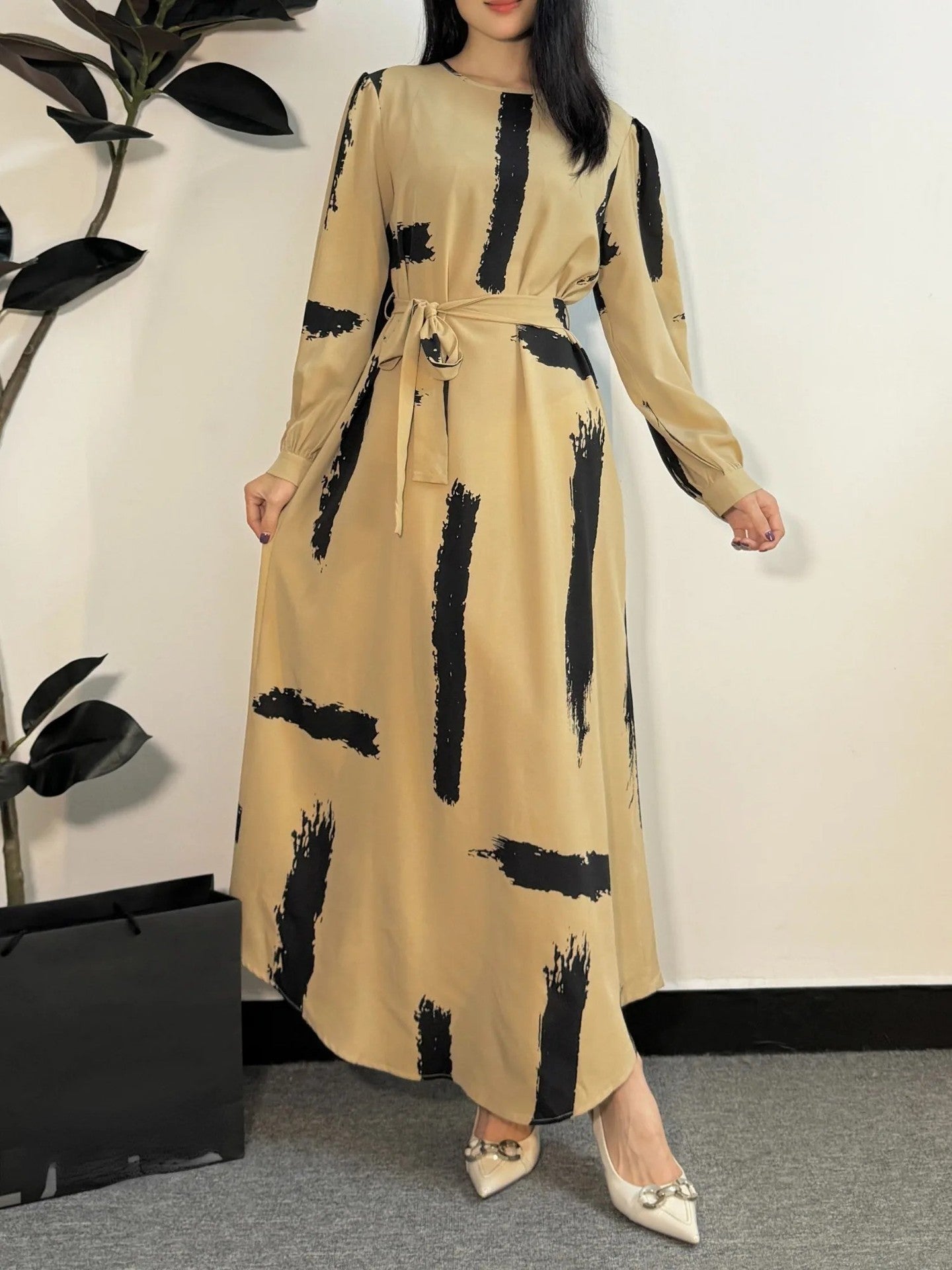 Muslim Elegant O-Neck Modest Dress – Graceful & Comfortable